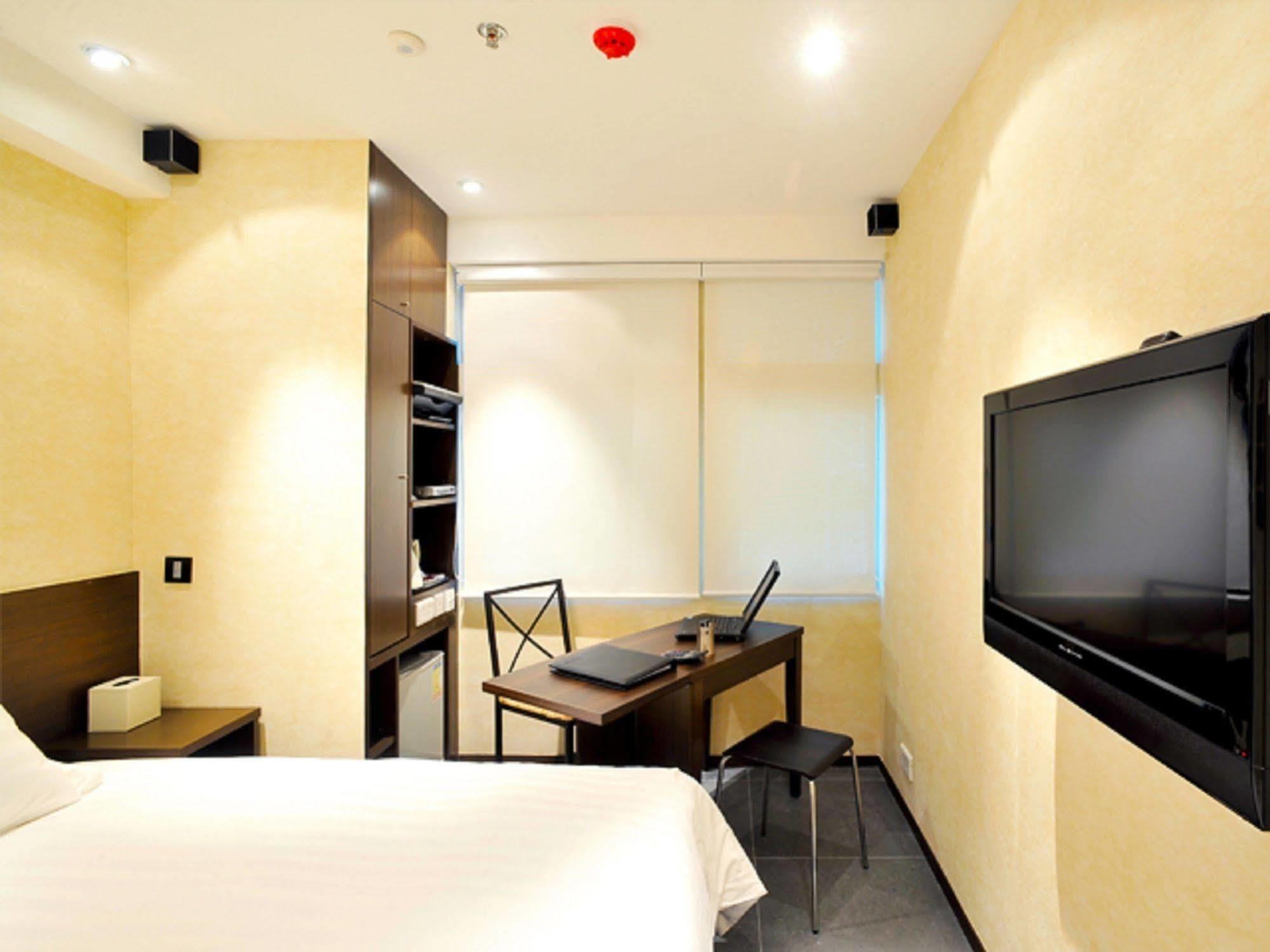 Hotel Mingle With The Star à Hong Kong Extérieur photo